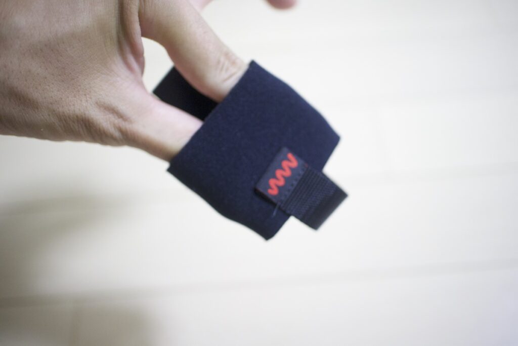 Neoprene Holder with Clip Buckleは地味だけど、気づけば毎回使ってそうな予感