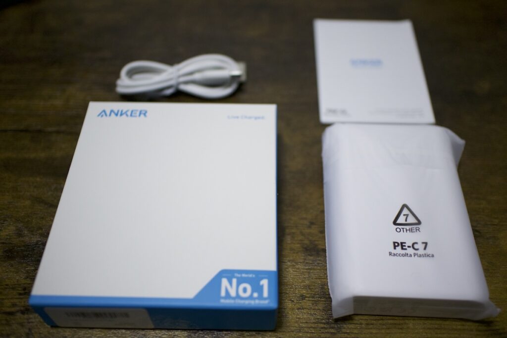 Anker PowerCore 10000を実際に使ってみた感想｜シンプルで頼れる相棒