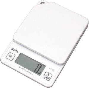 タニタ クッキングスケール 1g単位で1kgまで計れる 収納に便利なフック穴付き ホワイト KD-187