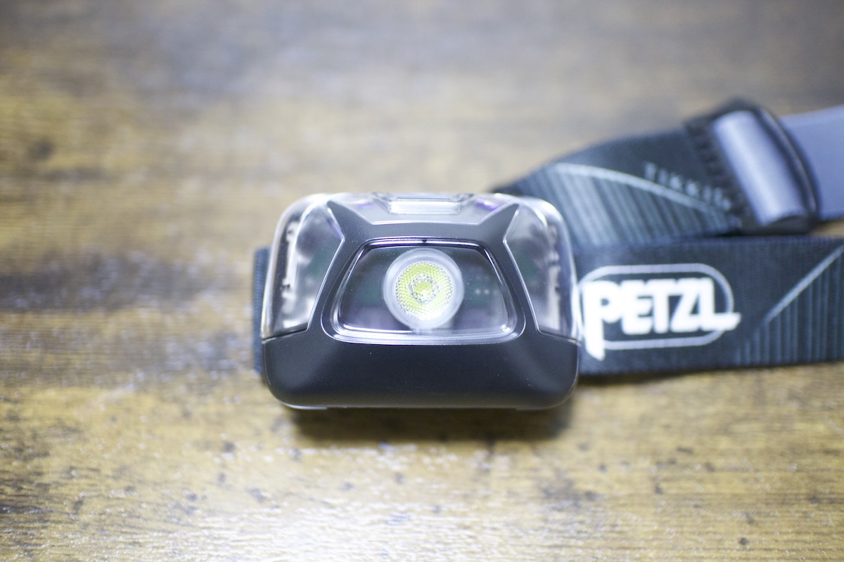 ペツル・ティキナをレビュー！登山・キャンプ・防災に使える250ルーメンのおすすめLEDヘッドライト