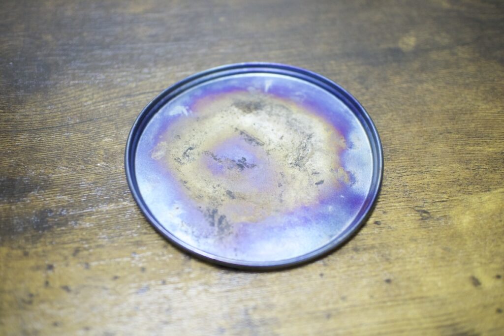マルチディッシュはツマミも蒸気孔もなし