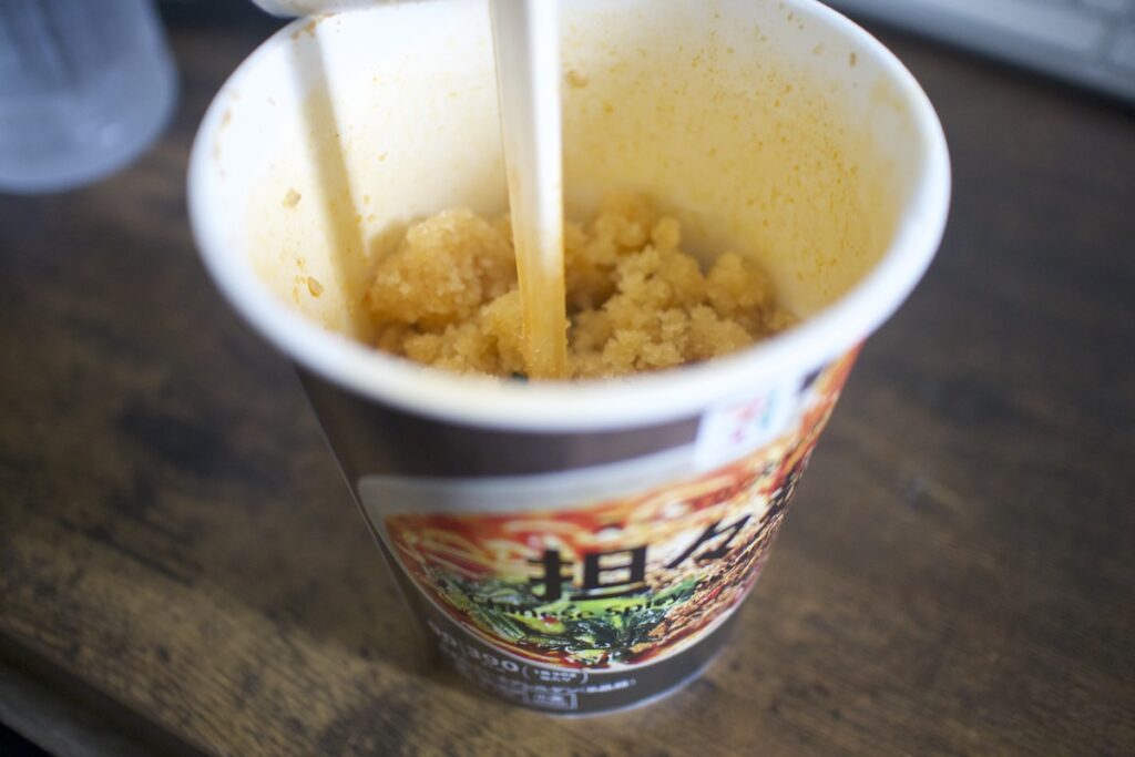 セブンイレブンの担々麺
