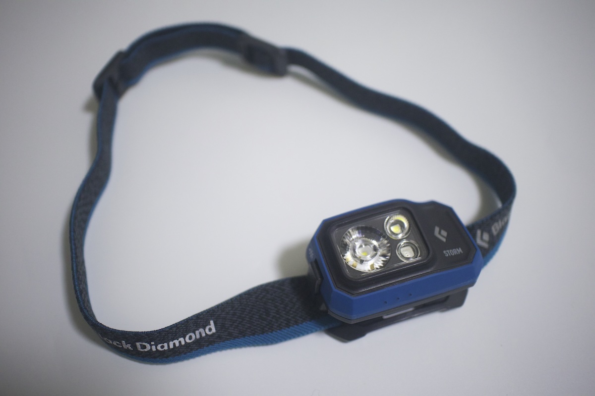 Black Diamondストーム450のレビューと口コミ評判｜最強クラスの防水・防塵ヘッドランプ！登山でも災害でも頼れる万能モデル【デュアルフューエル対応】
