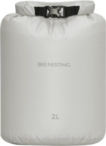 Bee Nestingドライバッグ 超軽量 防水バッグ 折りたたみ スタッフバッグ 完全防水 ウォータープルーフバッグ 防災 温泉 海水浴 釣り ビーチ 水泳 登山 旅行 便利グッズ(グレー, 2L 肩ひもなし)
