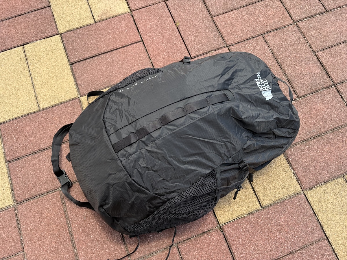 メイフライパック22レビュー｜THE NORTH FACEの200g超軽量サブザックは 