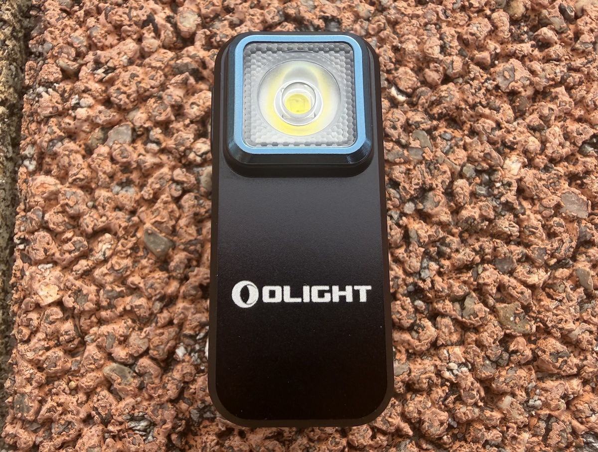 OLIGHT Oclipレビュー｜30gの小型クリップライトが登山・ランニング・キャンプ・お散歩で便利！