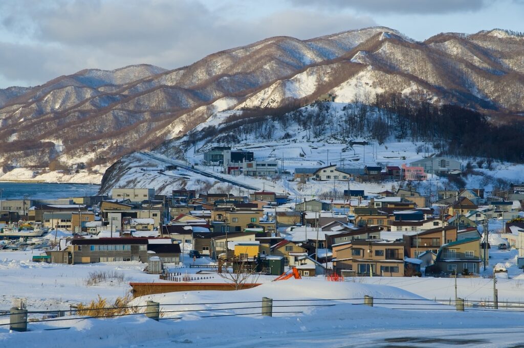 冬のリゾートバイトはどこがおすすめ？人気の勤務地3タイプ